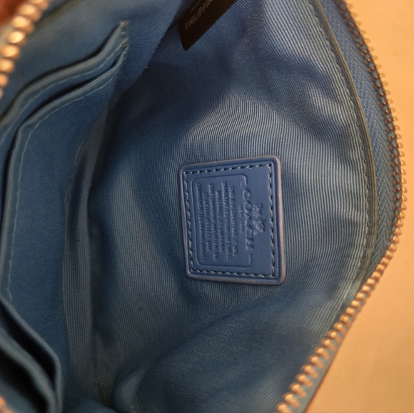 Coach Colorblock Corner Zip Small Navy Azure Blue Wristlet Wallet Bag Clutch - Picture 4 of 8